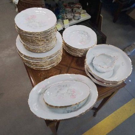 SERVICE LIMOGES 58 PCES DÉCOR FLEURS LISERET DORÉ 