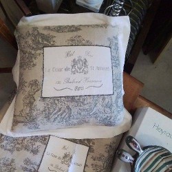 COUSSIN ST AMANT GRIS BLANC TOILE DE JOUY