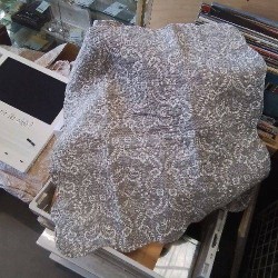PAIRE HOUSSE DE COUSSIN GRISE FLORAL
