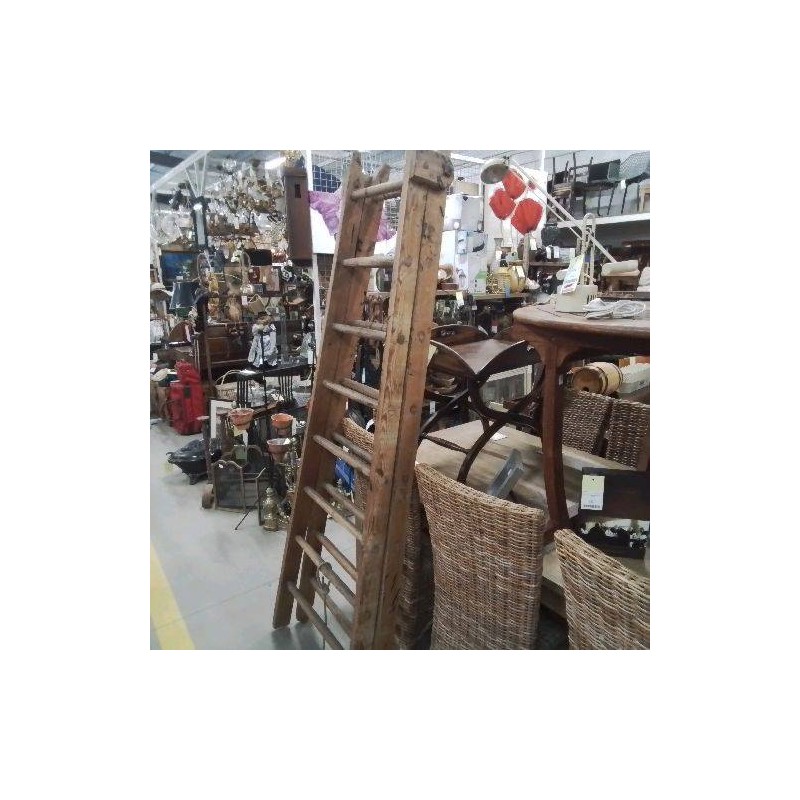 ESCABEAU BOIS ANC 8 MARCHES + ETAGERES EN RESERVE