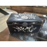 BOITE A BIJOUX ANCIENNE LAQUEE INCRUSTATIONS NACRE 