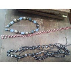COLLIER PERLES ROSES