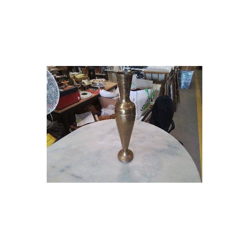 VASE LAITON MARTELÉ 