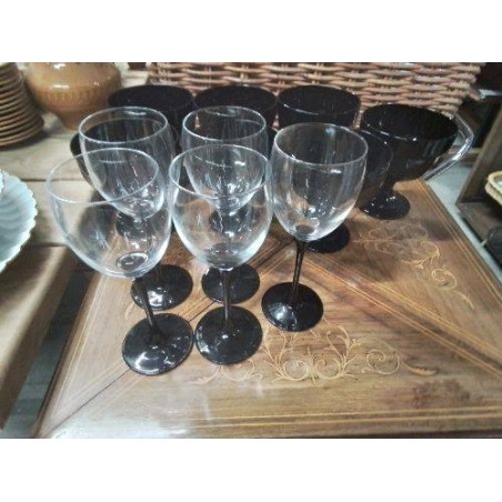 LOT 6 VERRES A VIN PIED NOIR