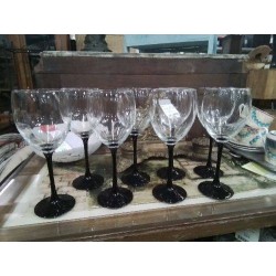 LOT 8.VERRES A EAU PIED NOIR