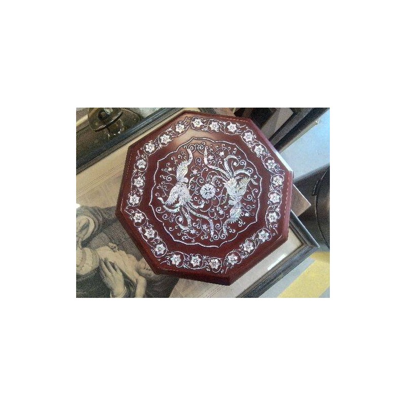 COFFRET OCTOGONAL  LAQUE DECOR NACRE EN L ETAT