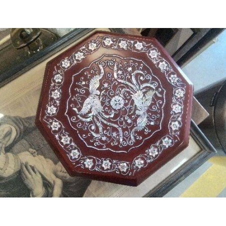 COFFRET OCTOGONAL  LAQUE DECOR NACRE EN L ETAT