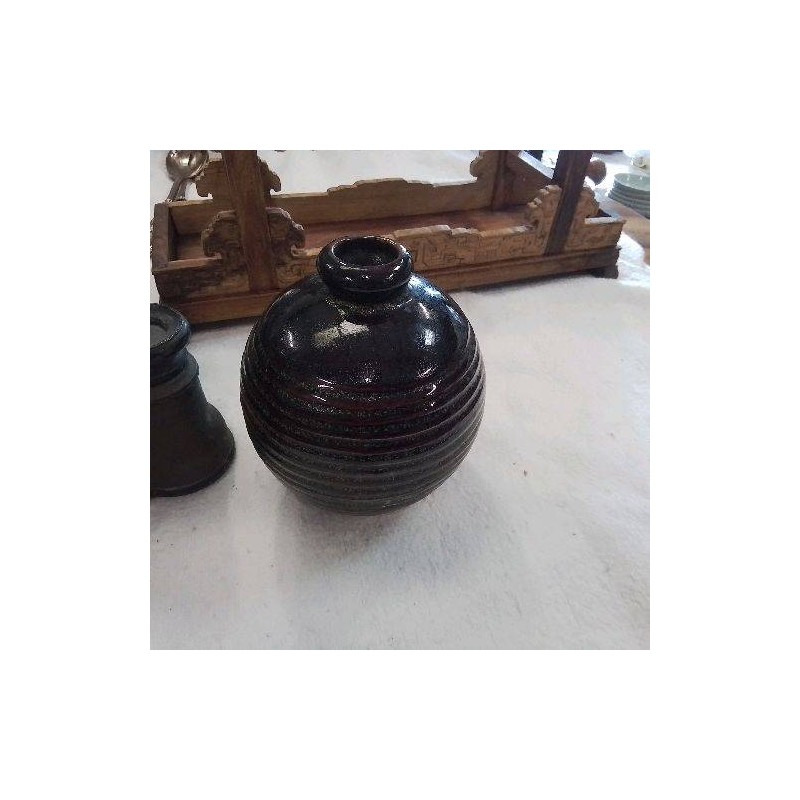 VASE BOULE ÉMAILLÉE STRIÉ 