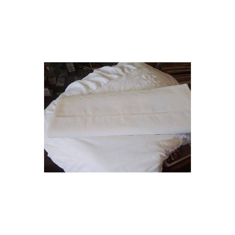 DRAP SIMPLE AJOURÉ 