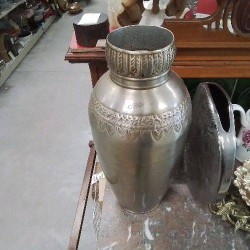 VASE MÉTAL DÉCOR CISELÉ 