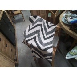 TAPIS NOIR ET BLANC 