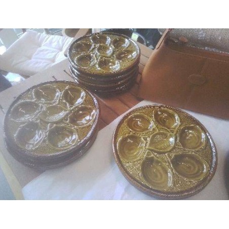 SERVICE A HUITRE ST CLEMENT PLAT ET 12 ASSIETTES