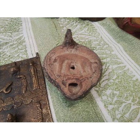 LAMPE A HUILE TERRE CUITE SIGNEE ANCIENNE DECORS ANIMAL 