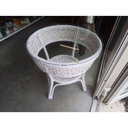 TABLE BASSE ROTIN BLANC DESSUS VERRE