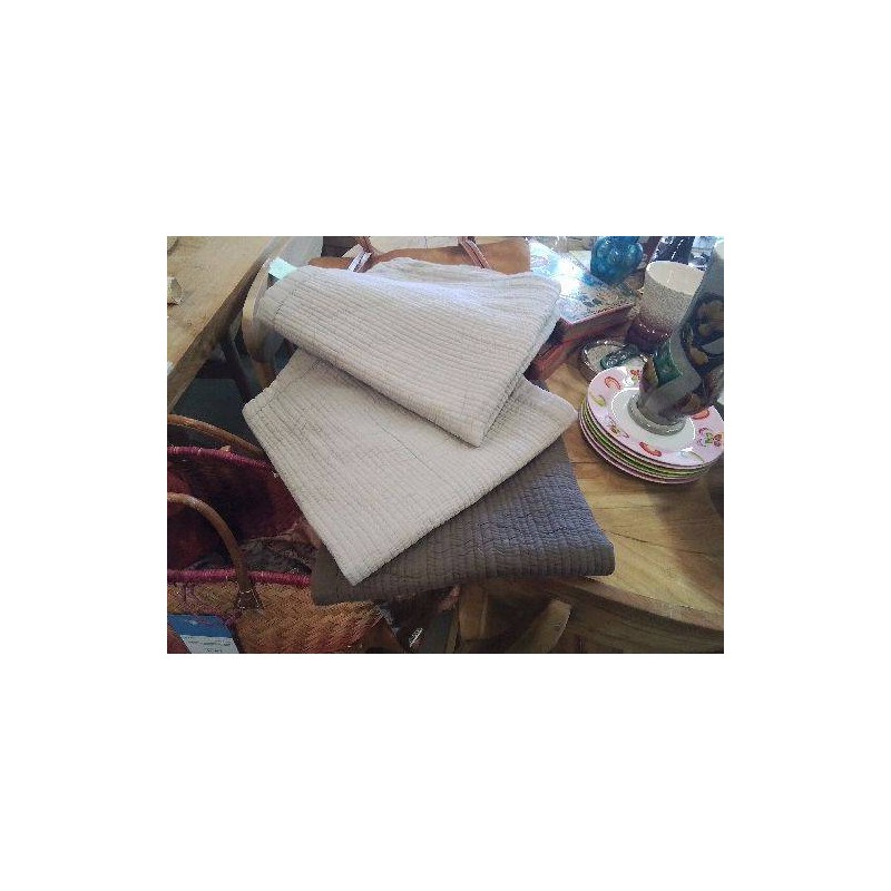 LOT DE 3 TAIES BOUTIS MARRON OU TAUPE