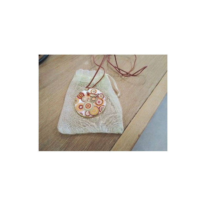 COLLIER PORCELAINE