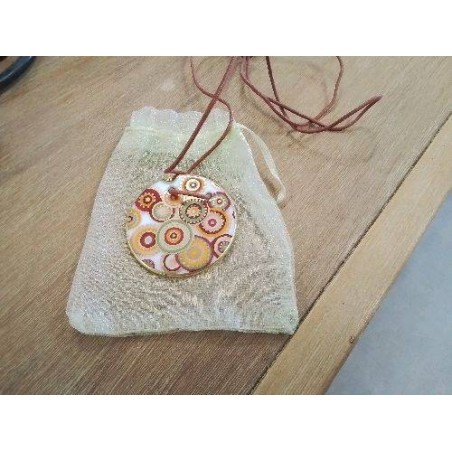 COLLIER PORCELAINE