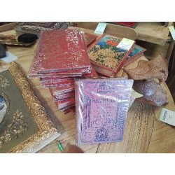 LIVRE ANCIEN COUVERTURE ROUGE