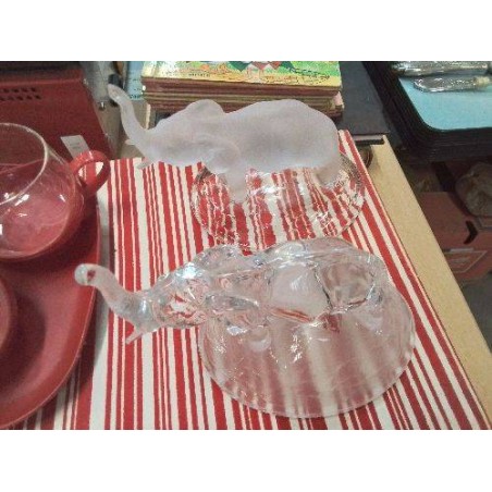 ÉLÉPHANT VERRE SUR SOCLE