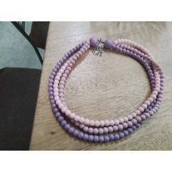COLLIER FANTAISIE VINTAGE TRIPLE RANGS PERLES ROSES VIOLETTES