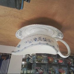 SAUCIÈRE +COUPELLE WEDGEWOOD FLEURS BLEUES