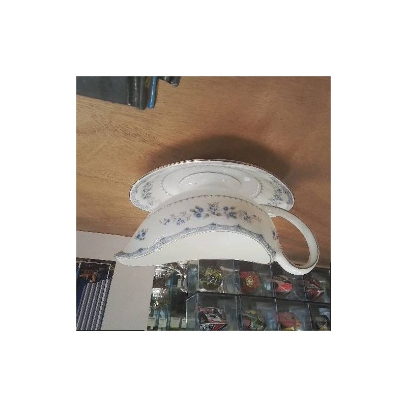 SAUCIÈRE +COUPELLE WEDGEWOOD FLEURS BLEUES