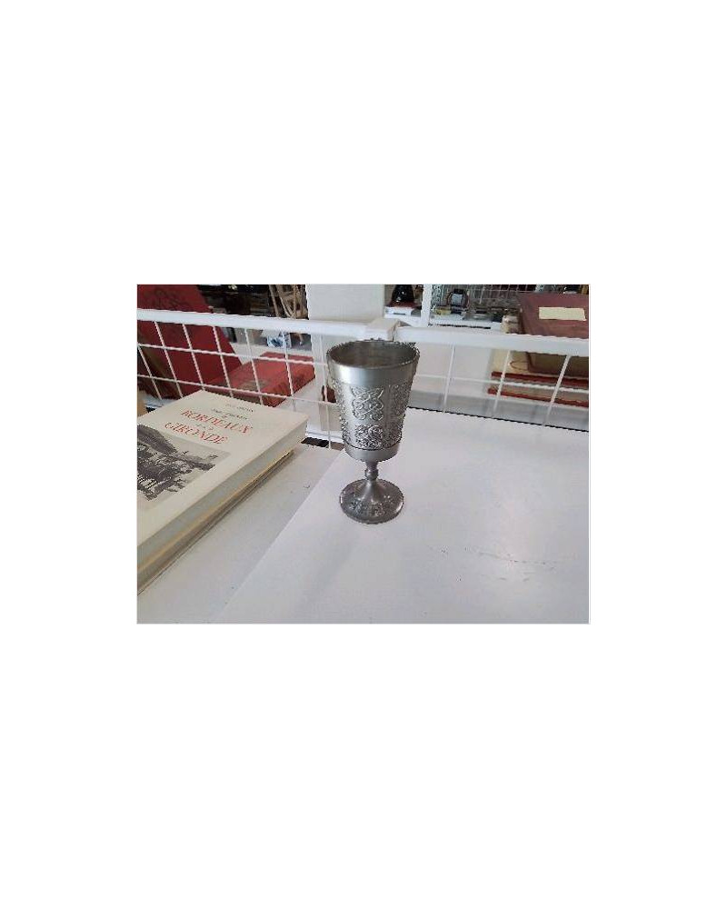 VERRE ETAIN CISELÉ 