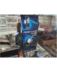 PROJECTEUR SOLAIRE LED 