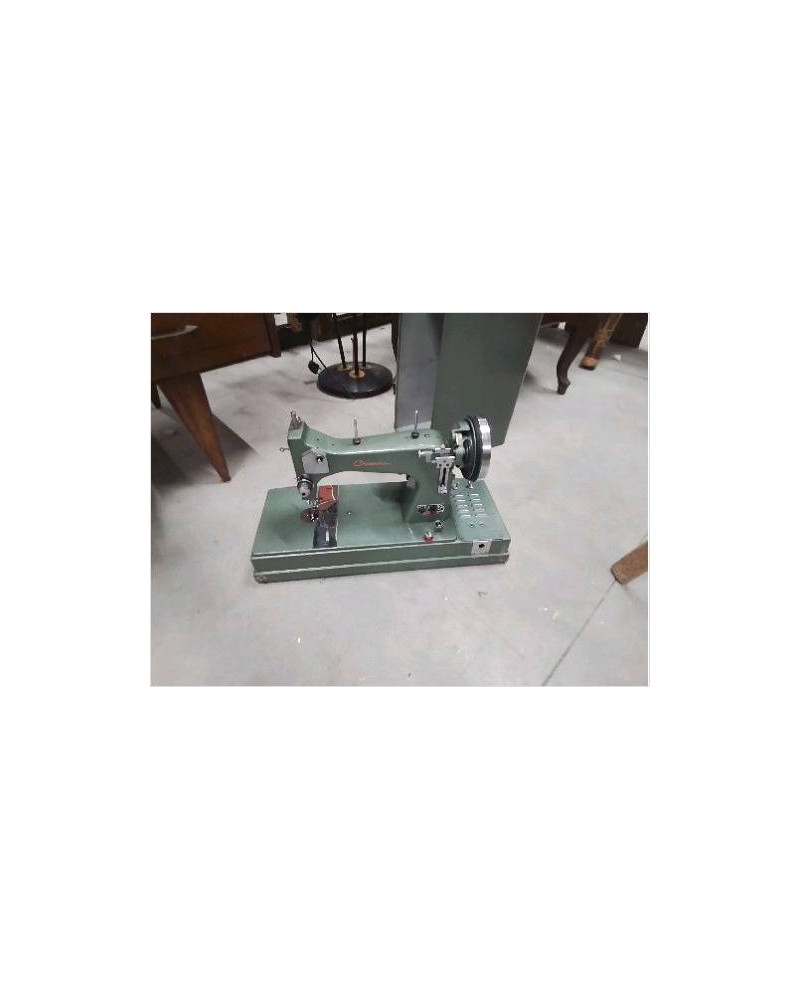 MACHINE À COUDRE OMNIA 120V SANS ALIM
