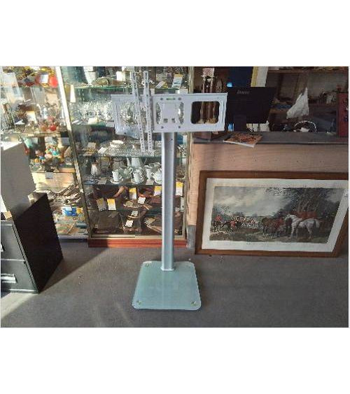 PIED TV ESSENTIEL B +ACC