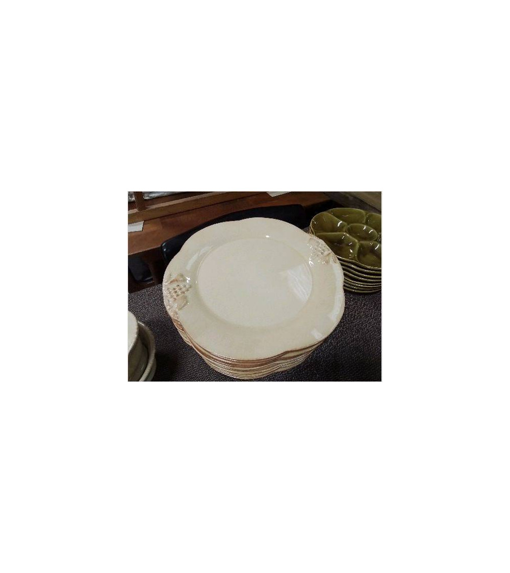 LOT DE 12 ASSIETTES DE PRÉSENTATION 