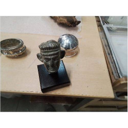 MASQUE SUR SOCLE PM