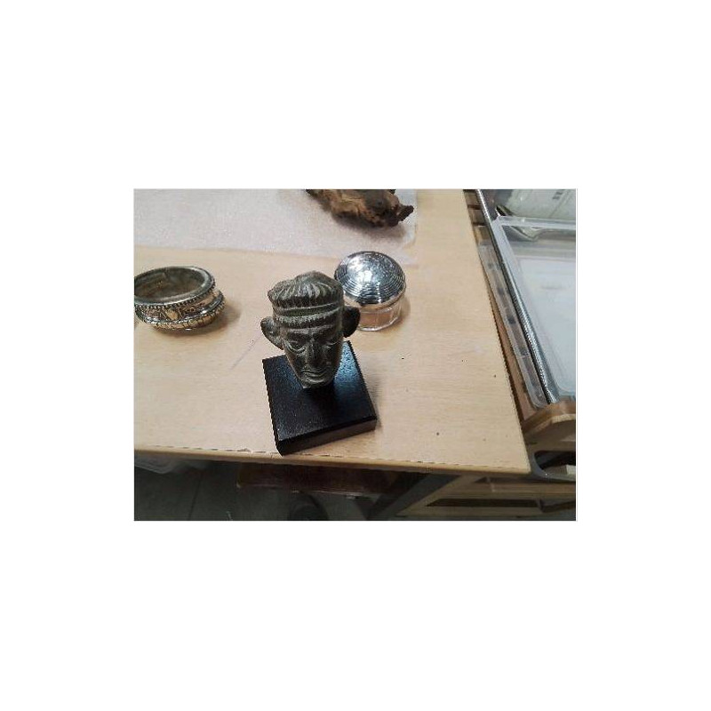 MASQUE SUR SOCLE PM