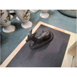 STATUETTE BICHE REGULE 