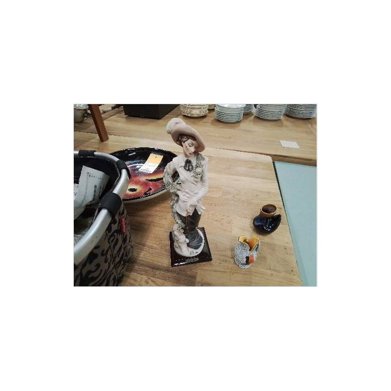 STATUETTE RESINE FEMME ARMANI CAPODIMONTE 1987