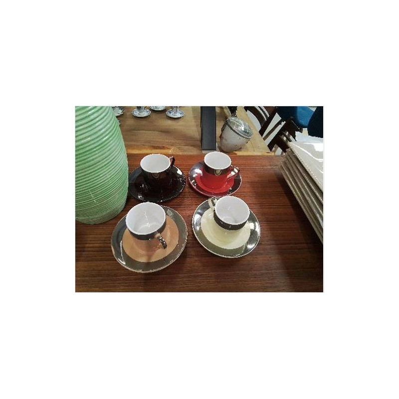LOT DE 4 TASSES ET SOUS TASSES 4 COULEURS ET ARGENTÉ 