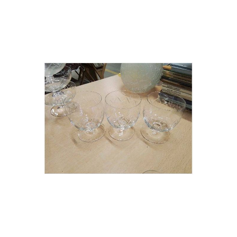 LOT 3 VERRES ANC CRISTAL 