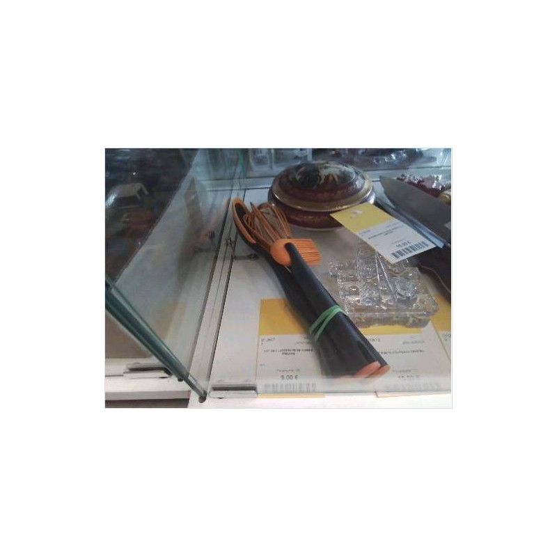 LOT DE 3 USTENSILES DE CUISINE FISKARS
