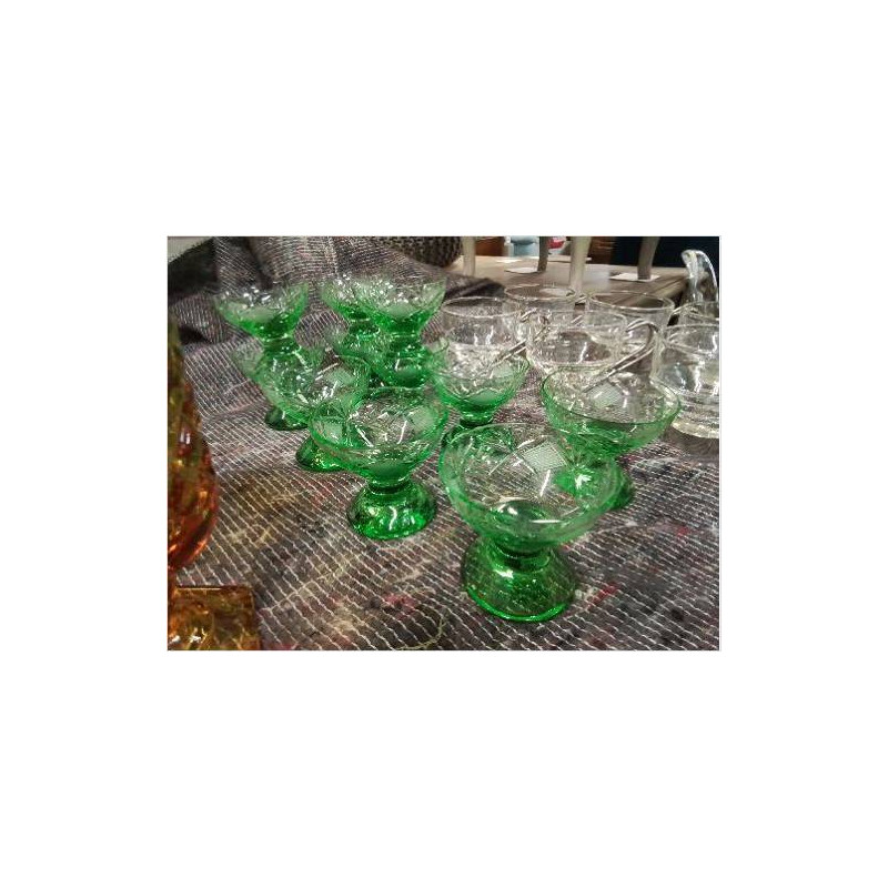 LOT DE 11 VERRES PM CRISTAL VERT