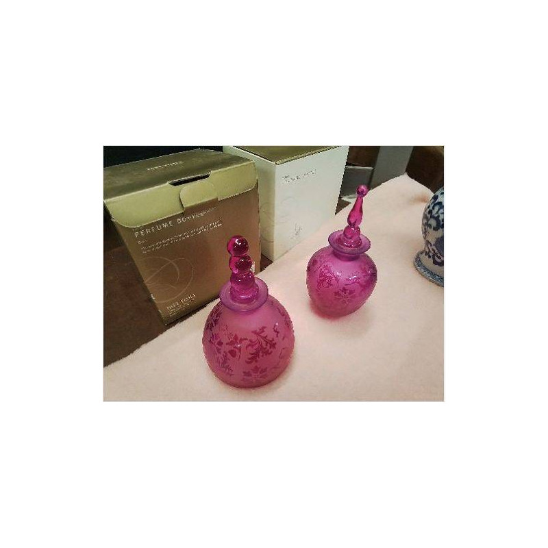 BOUTEILLE DE PARFUM PAST TIMES ROSE