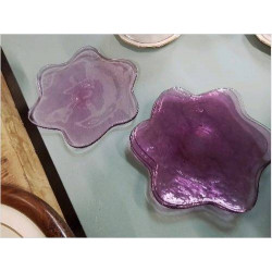 LOT 4 ASSIETTES VERRE MAUVE FORME FLEUR