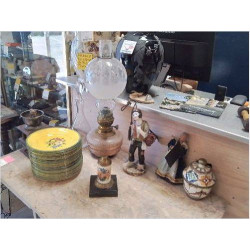 LAMPE A PETROLE ANCIENNE...