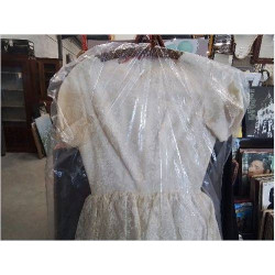 ROBE DENTELLE VINTAGE EN L’ETAT