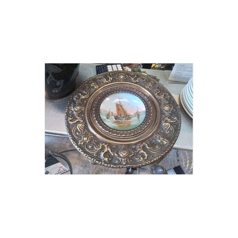 ASSIETTE DECO CUIVRE BATEAU SUR FAIENCE 