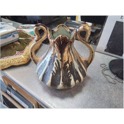 VASE 2 ANSES FAIENCE BELGIUM