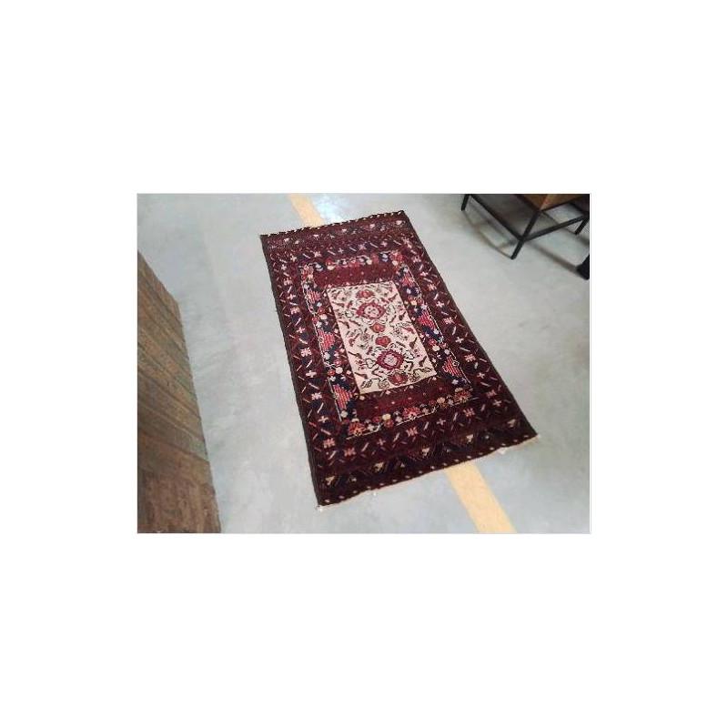 TAPIS FAIT MAIN 150 X 86