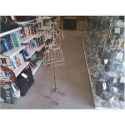 MANNEQUIN METAL SUR PIED