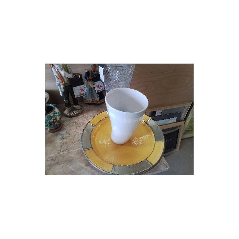 VASE FAIENCE BLANC FORME