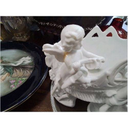 COUPE BISCUIT ANGES BLANC EN L’ETAT
