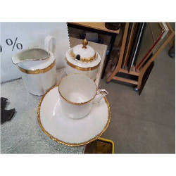 LOT 3 PIECES À CAFÉ BLC DORÉ 